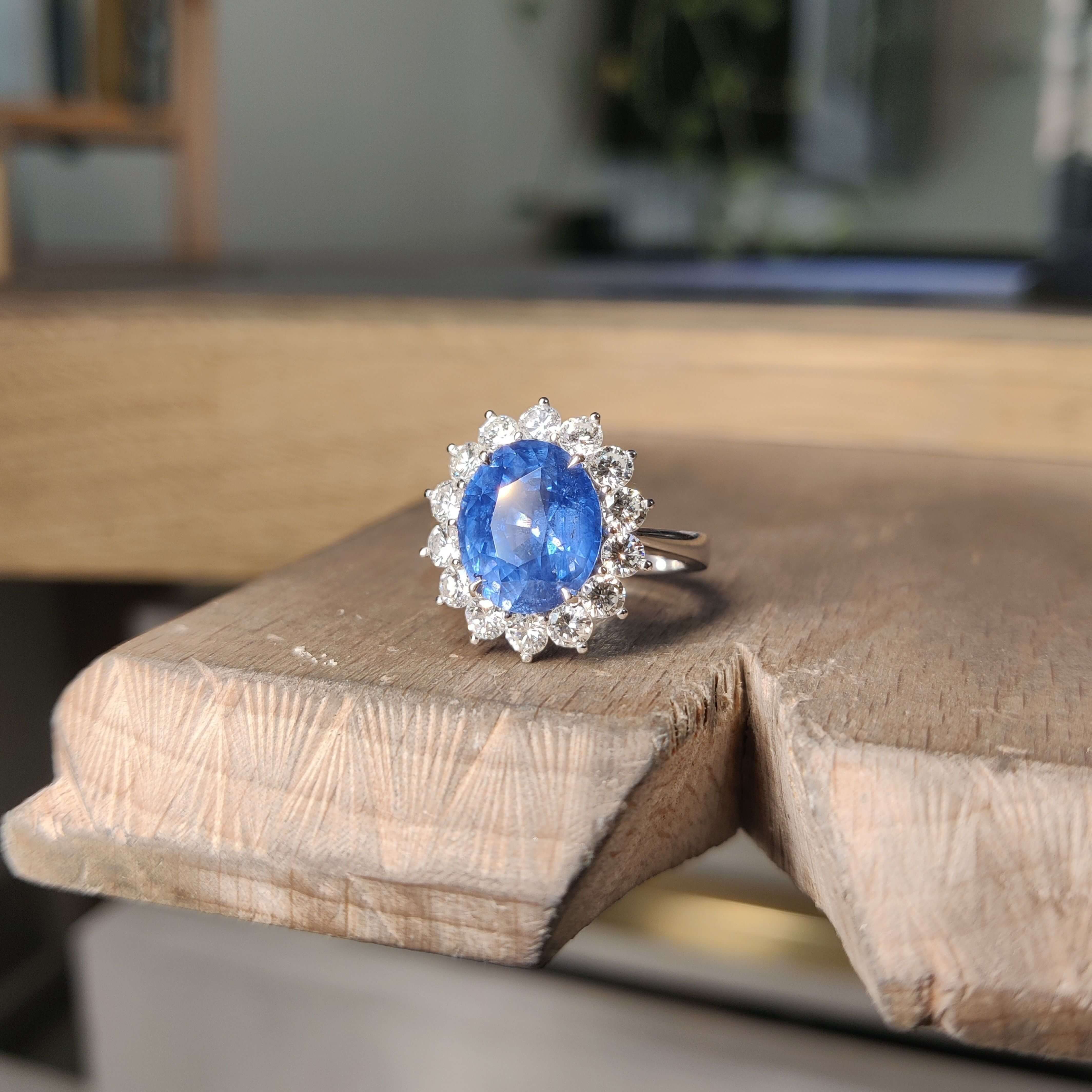 Bague Surya - Saphir Royal Blue 2.01 carats - Avani Paris