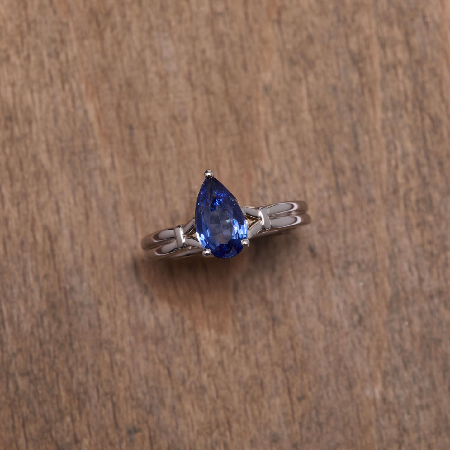 Solitaire Vintage - Saphir Vivid Blue 1.48 carats