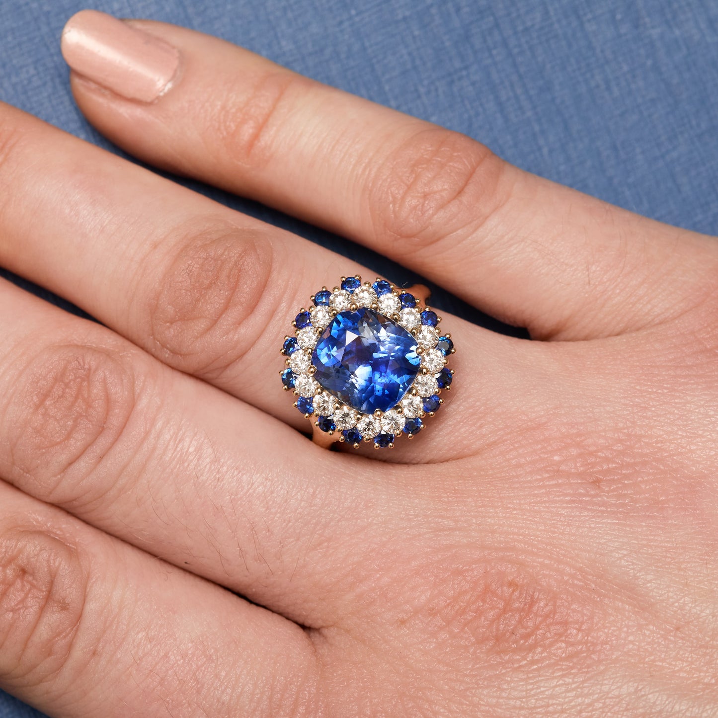 Bague Colombo - Saphir Vivid blue 5.46 carats