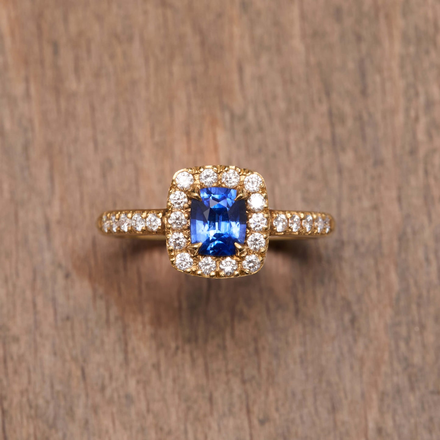 Bague Jaffna - Saphir Vivid Blue 0.76 carats