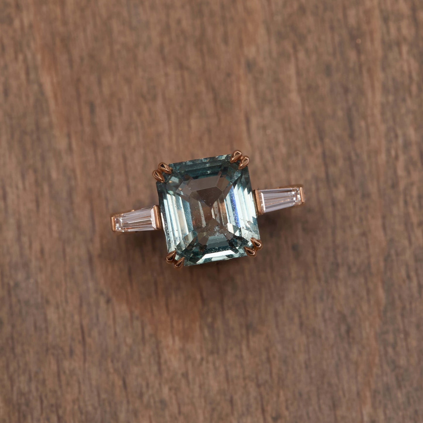 Bague Art Déco - Saphir Vert 5.45 carats