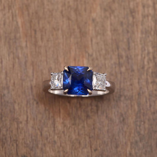Bague Trilogie - Saphir Royal Blue 2.49 carats