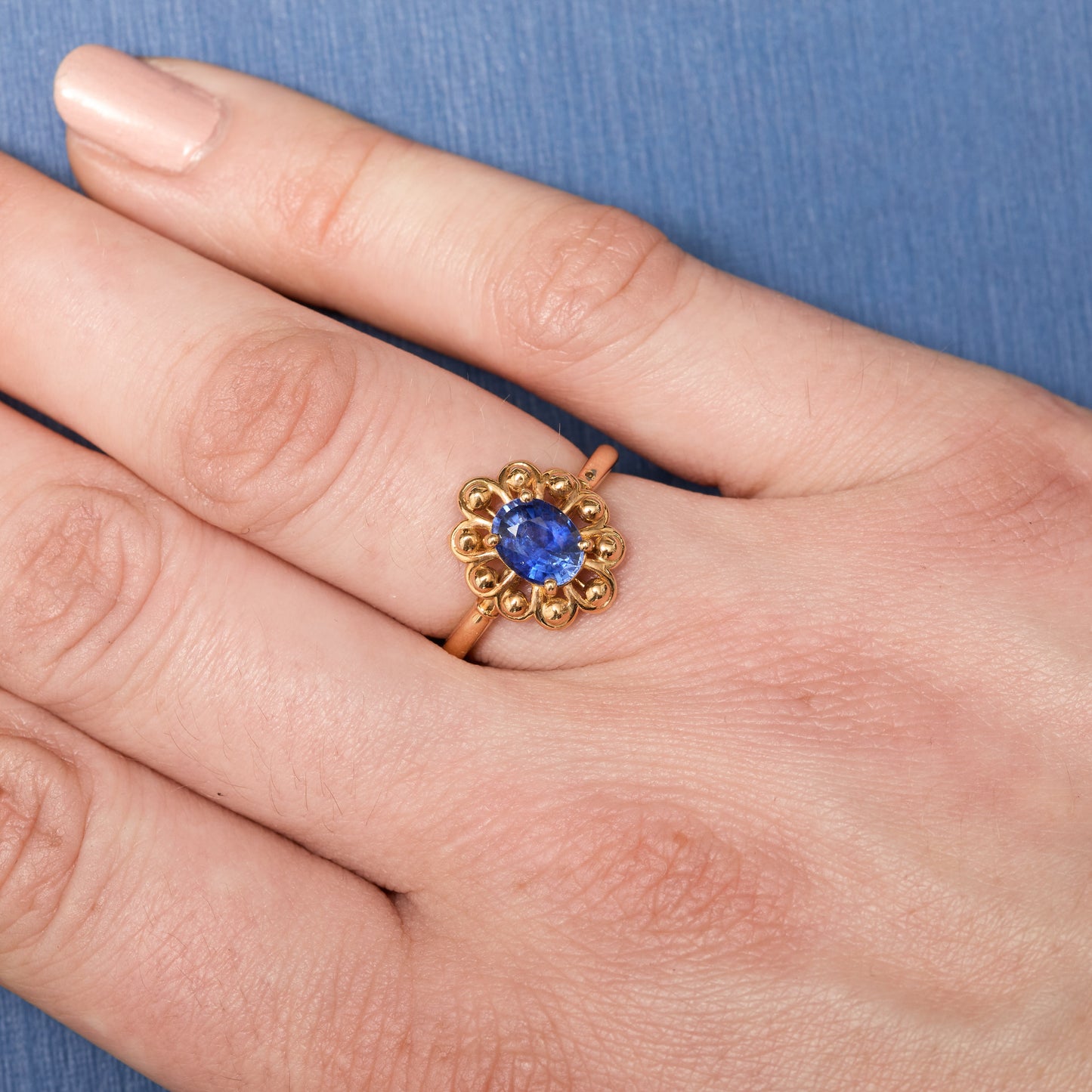 Bague Pompadour  - Saphir Vivid Blue 1.15  carats
