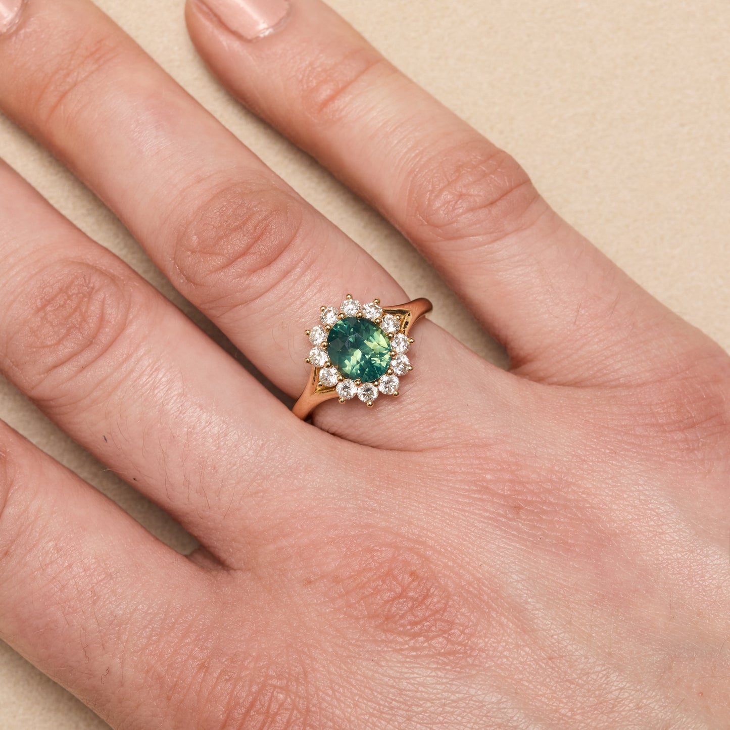 Bague Marguerite – Saphir Teal 2.23 carats