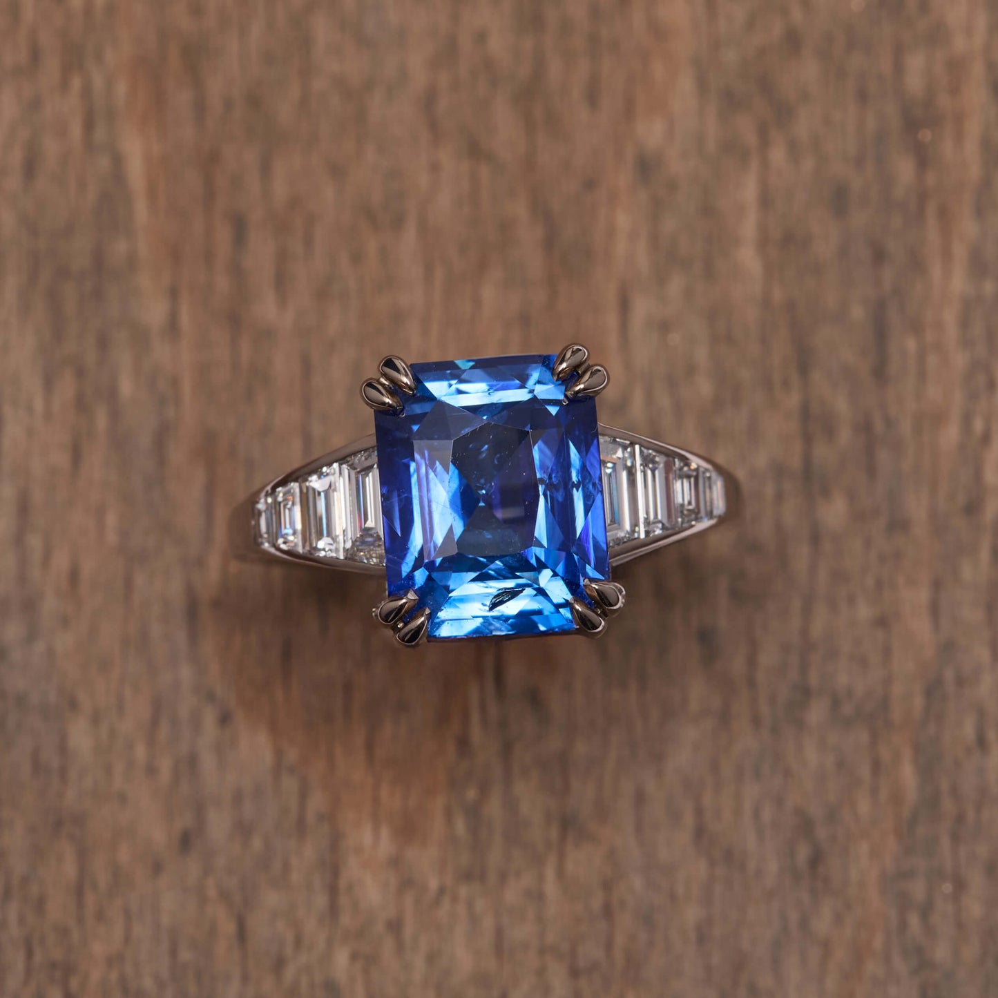 Bague Art Déco - Saphir Vivid Blue 6.03 carats