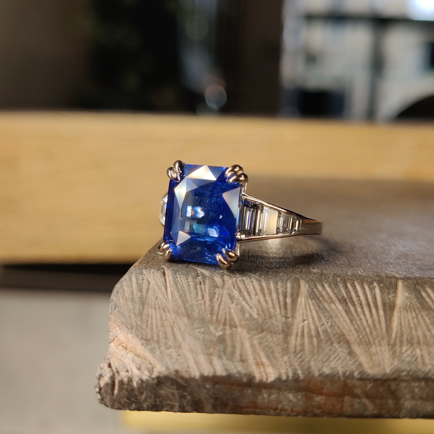 Bague Art Déco - Saphir Vivid Blue 6.03 carats